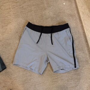 Vuori Men's Grey Short Unlined (used)